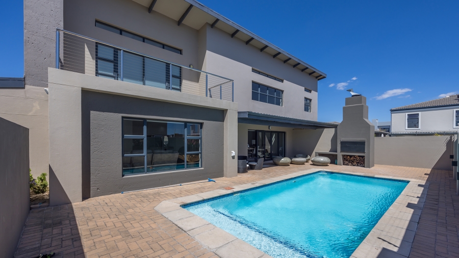 4 Bedroom Property for Sale in Parklands North Western Cape